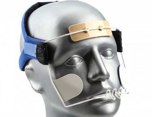 ماسک محافظ صورت در ارتودنسی متحرک